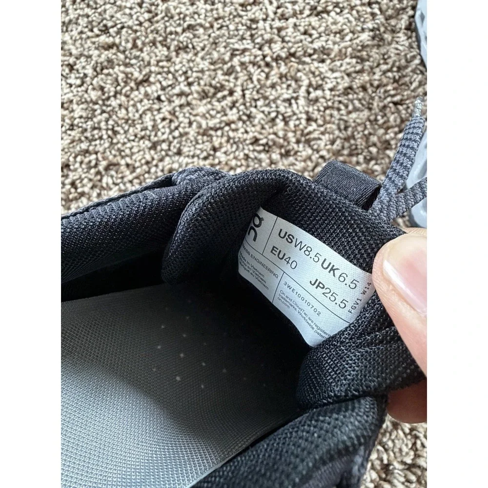 On WMNS Cloudhorizon Running Black Alloy 3WE10010702 Women's Size 8.5